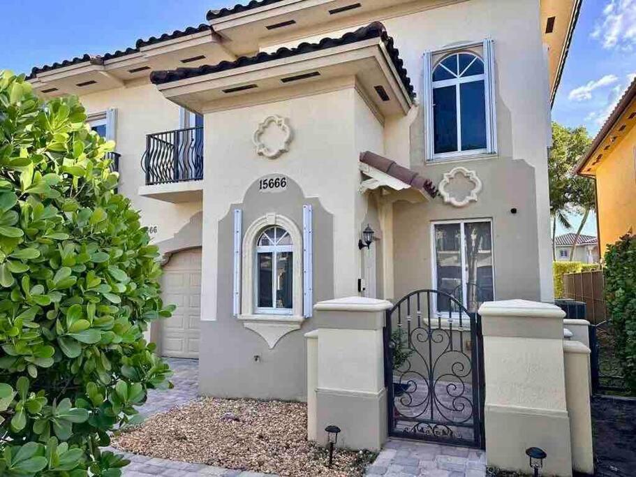 Spacious and cozy house in Miami - B&B