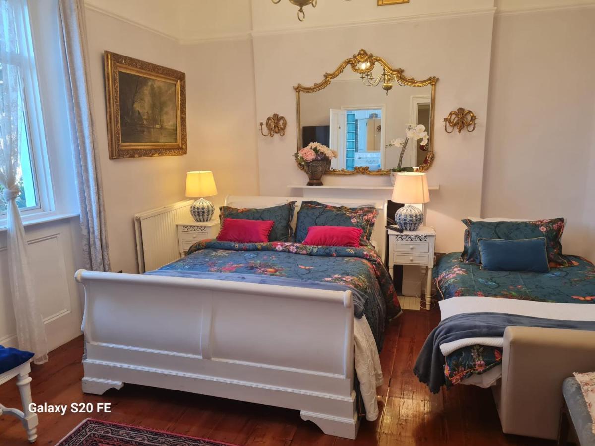 Camera Tripla Deluxe 