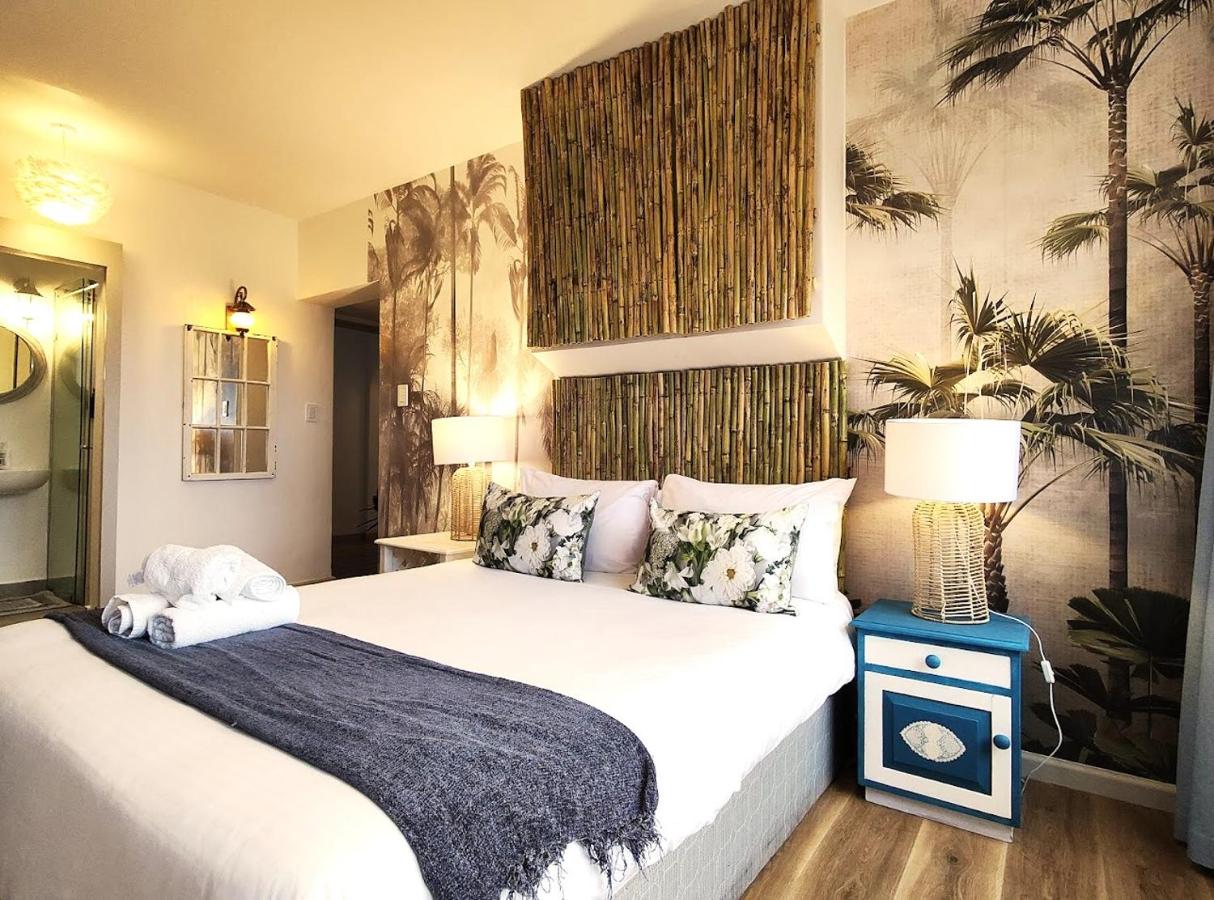Deluxe Double Room with Balcony and Sea View
