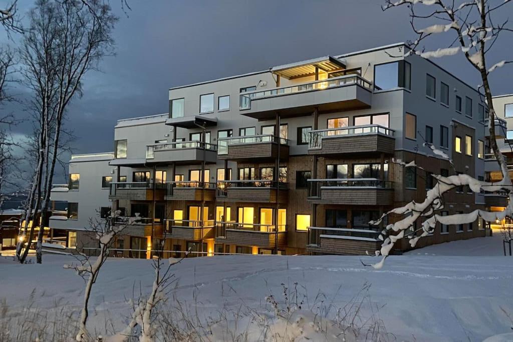 B&B Tromsø - Ny leilighet i nytt bygg i naturskjønne omgivelser! - Bed and Breakfast Tromsø