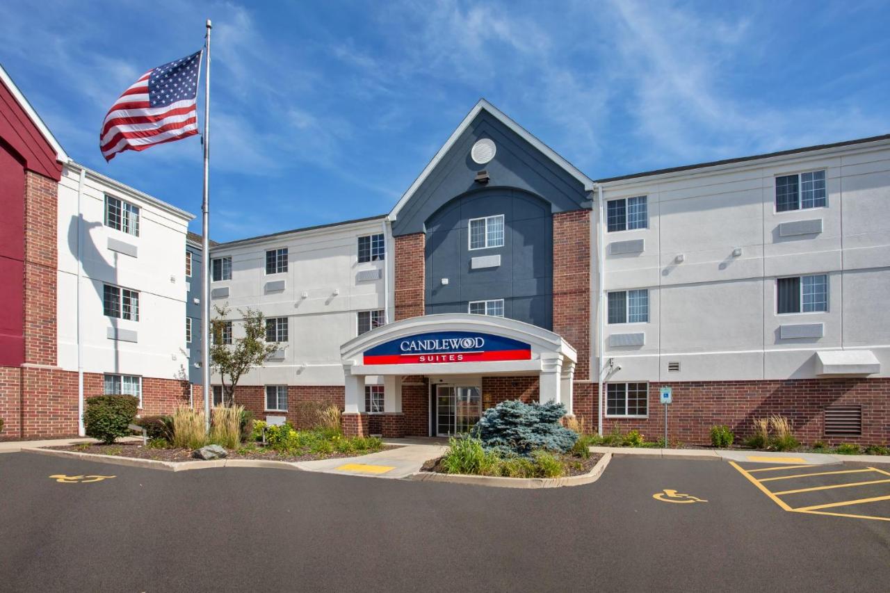 B&B Pleasant Prairie - Candlewood Suites Kenosha, an IHG Hotel - Bed and Breakfast Pleasant Prairie