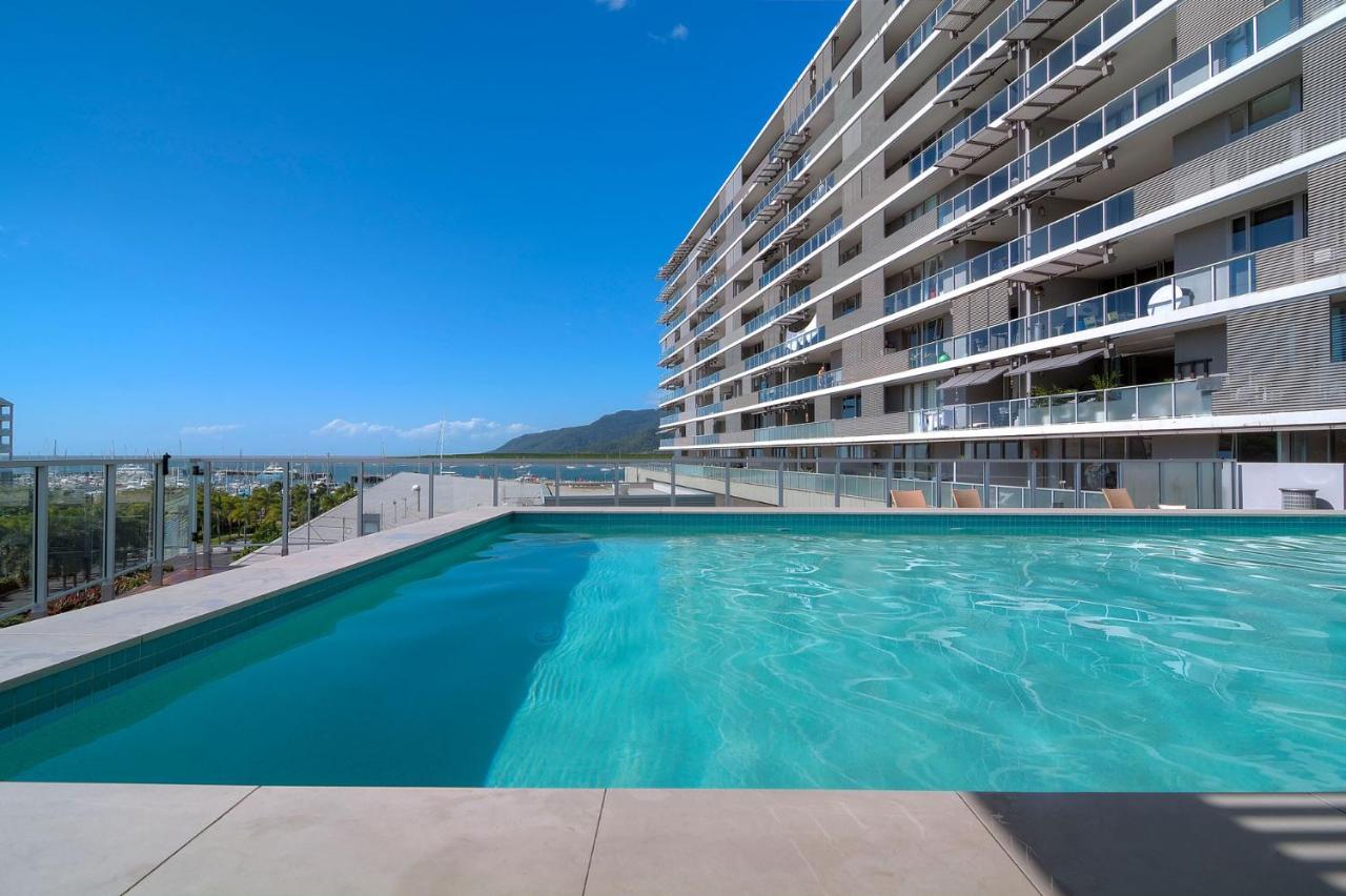 Belle Escapes - 405 Harbour Lights - B&B Cairns