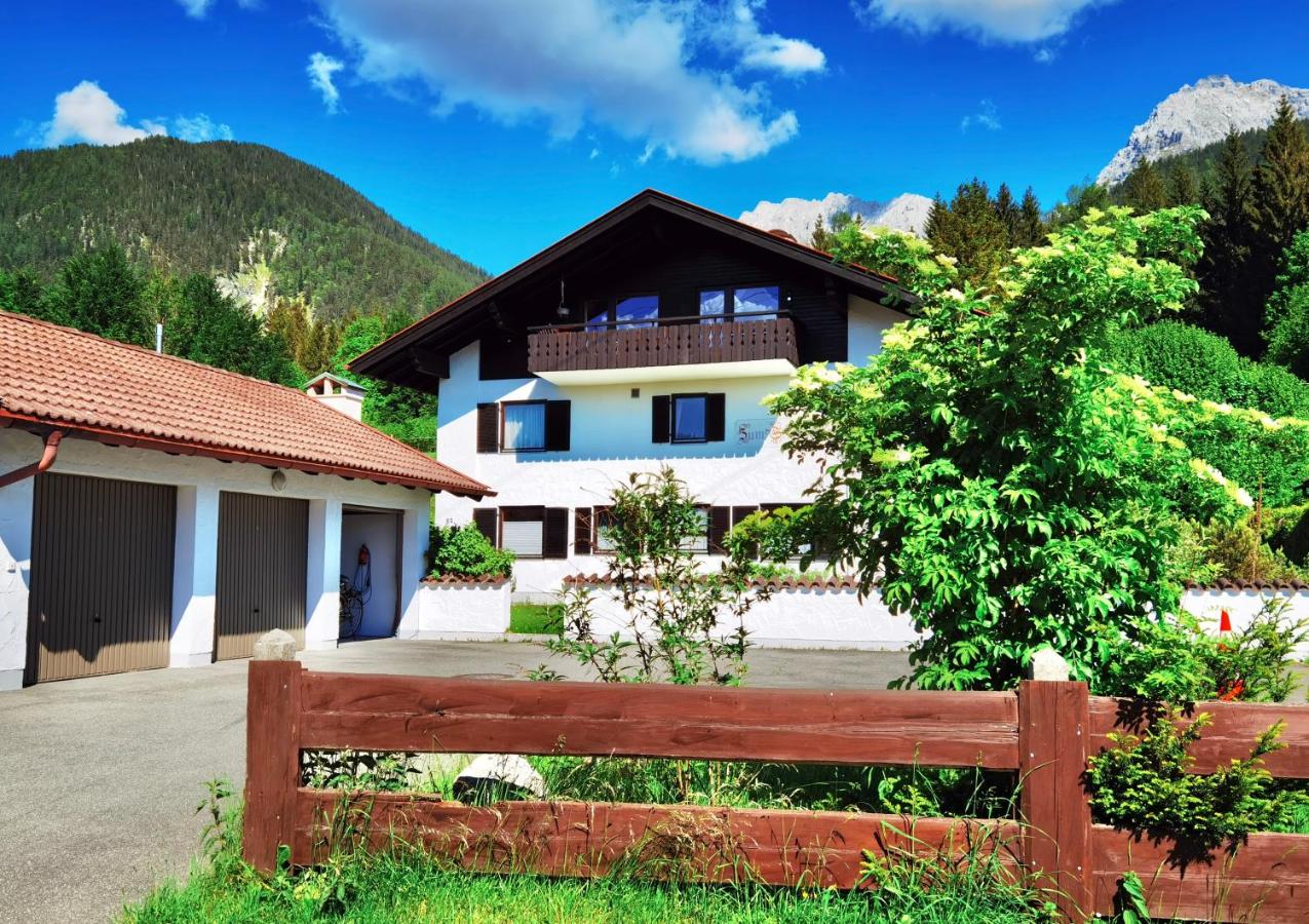 Fewo Karwendelspitzblick - B&B