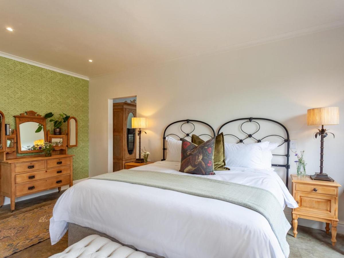 Zimmer mit Kingsize-Bett