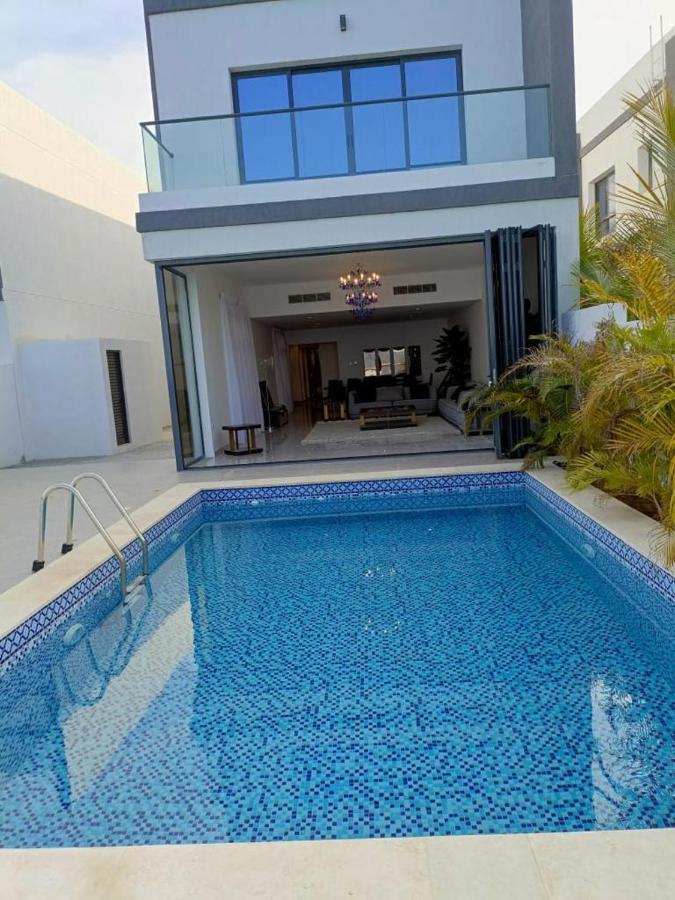 B&B Fujairah - Oceanfront Villa 5BHK with private pool and seaview - Bed and Breakfast Fujairah