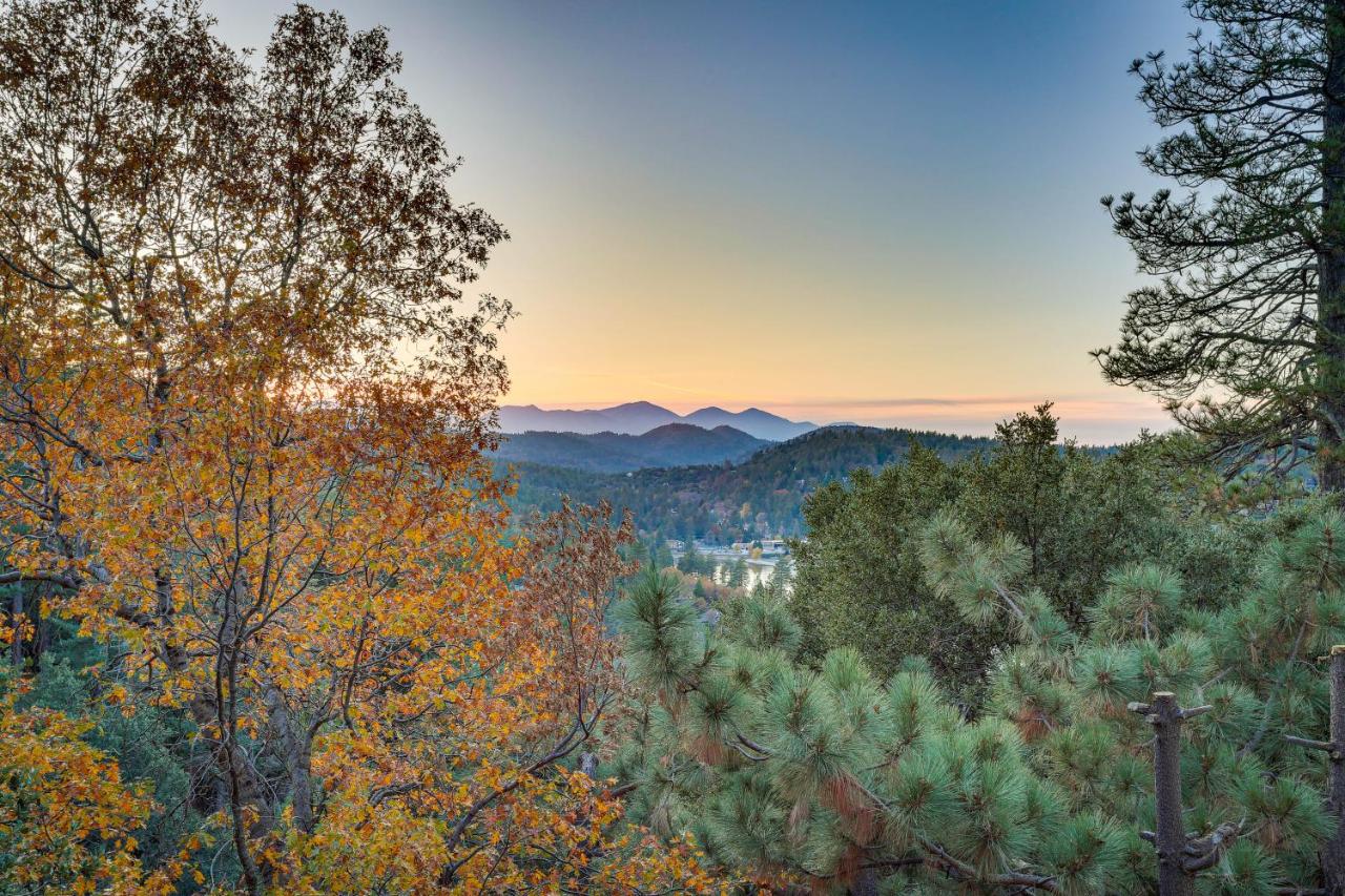 Crestline Cabin Mountain Views and Fire Pit! - B&B