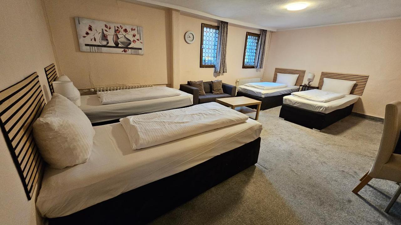 Vierbettzimmer mit Gemeinschaftsbad