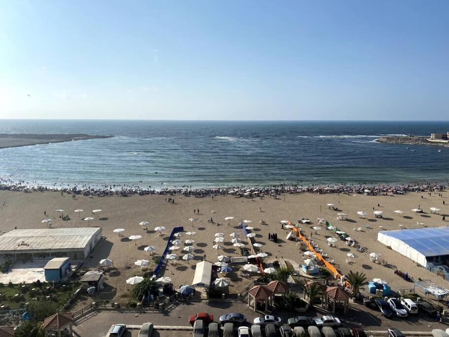 3-Bedroom Apartment with Stunning Sea-Side View - B&B Alessandria d'Egitto