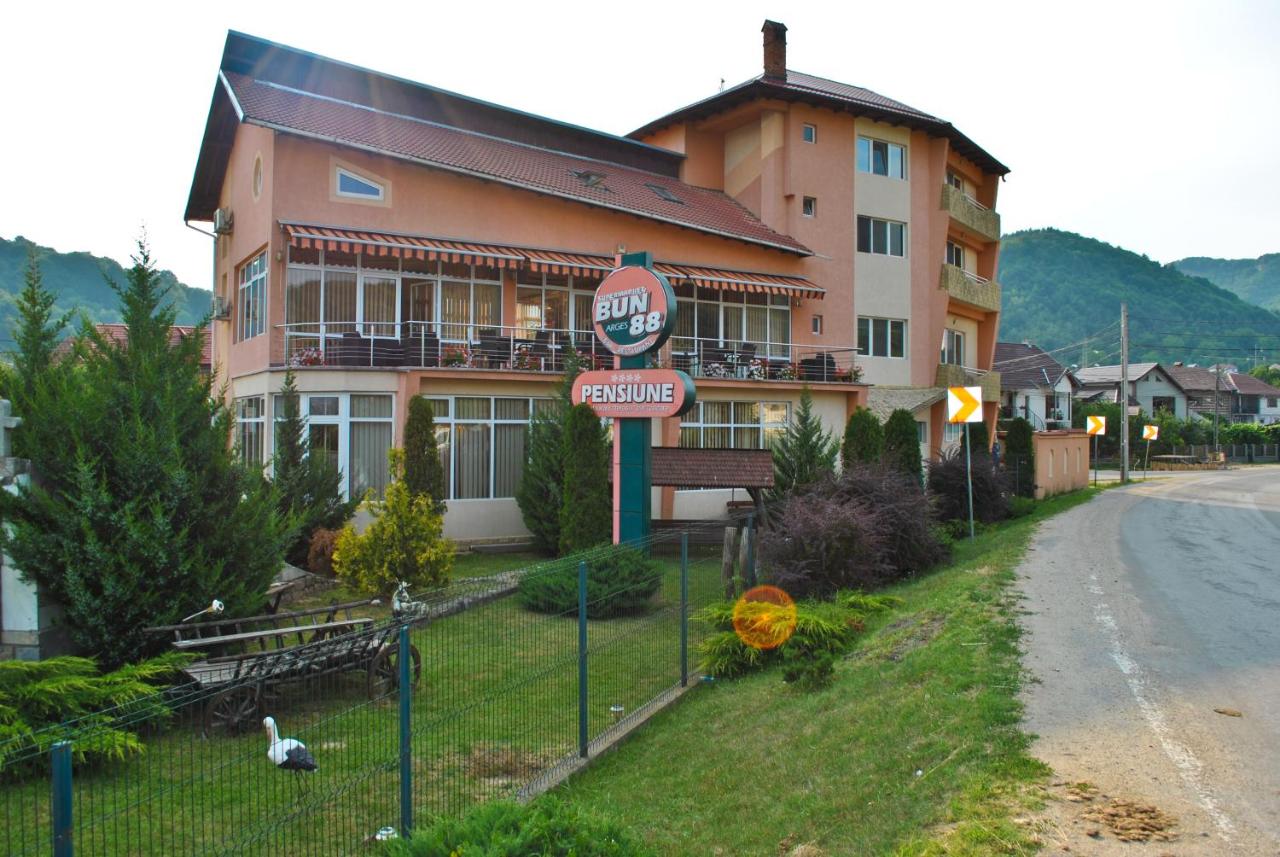 Pensiunea Bun'88 - Chambres d’hôtes Corbeni
