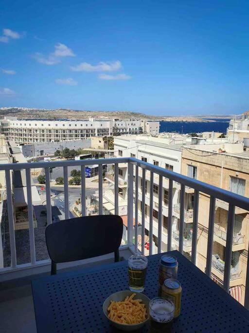 Spacious 3BR Apt Central Located with Sea Views - Ferienwohnung St Paul's Bay