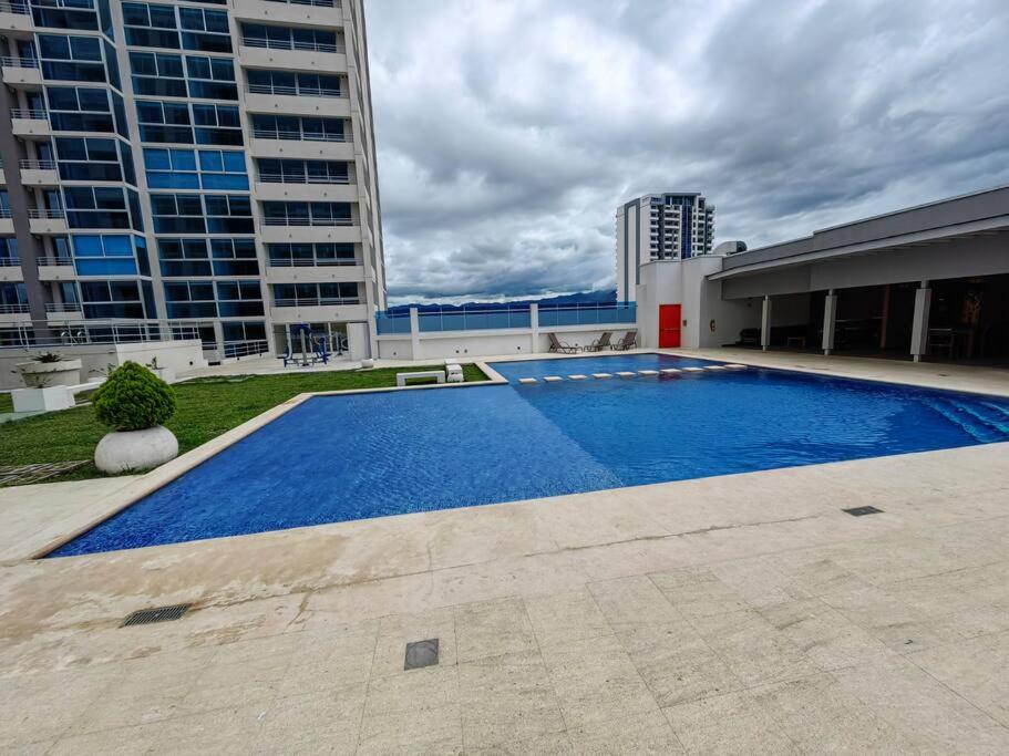 706 Torres Los Yoses Hermoso apartamento en Barrio Escalante con Parqueo - Chambres d'hôtes San José
