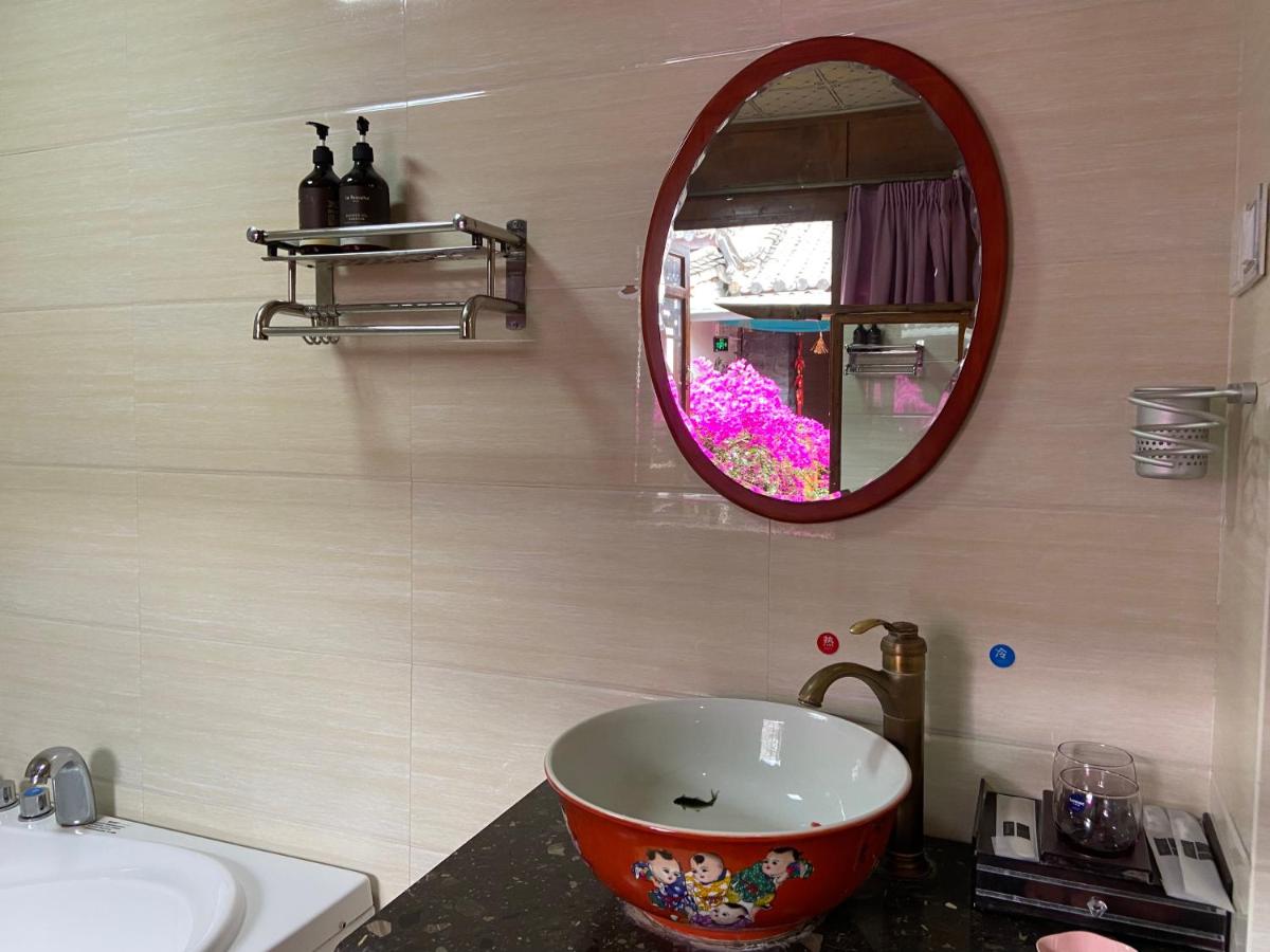 Honeymoon Queen Room