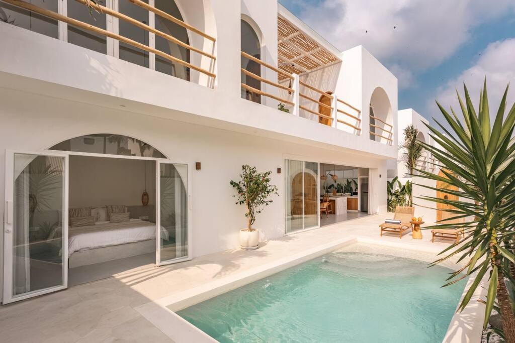 Canggu, 3BR Modern Villa - B&B