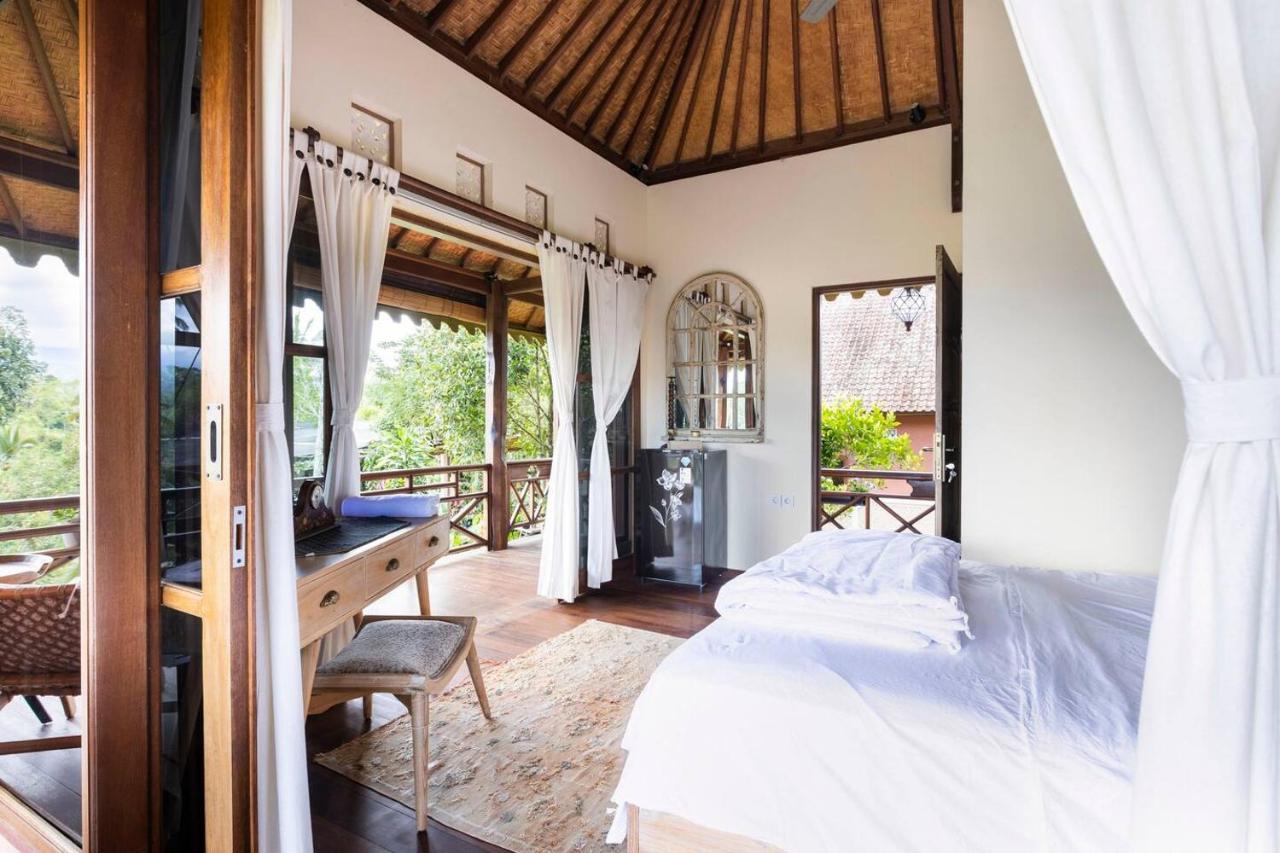 Twin Room with View