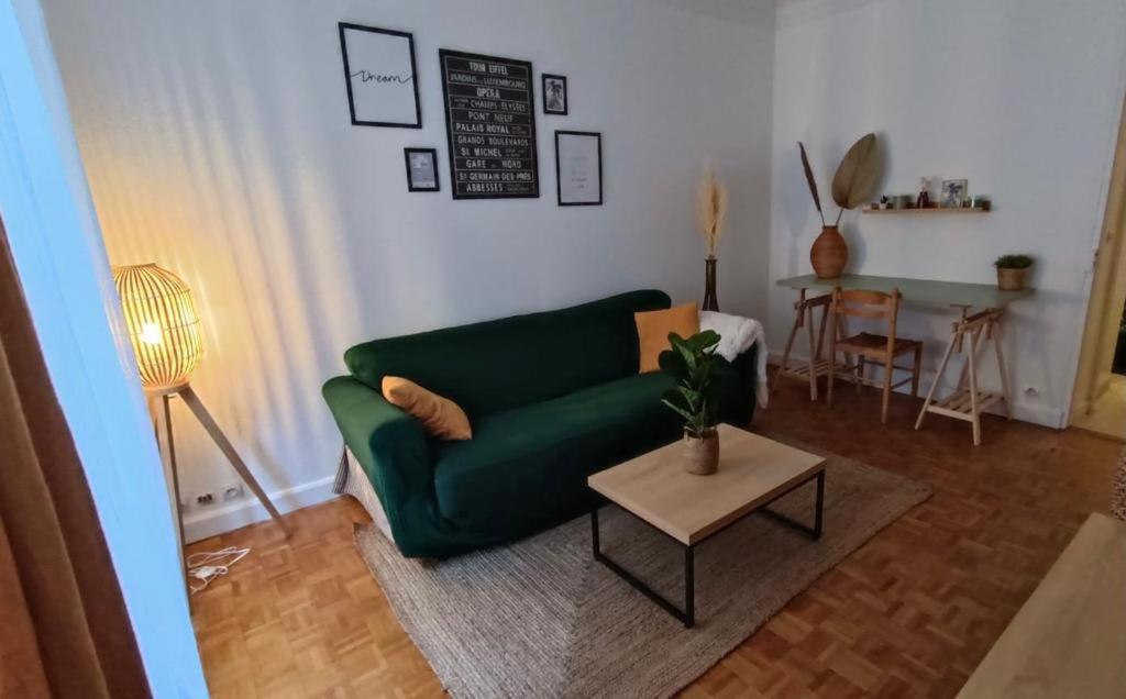 Appartement au coeur de paris à 1 kilomètre de la Tour Eiffel - Chambres d’hôtes Paris