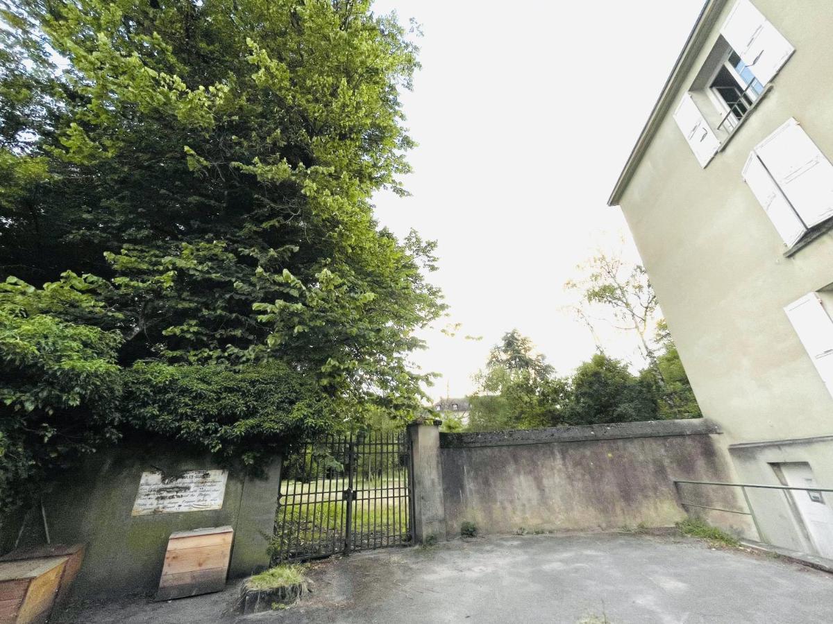 La Maisonnette du Parc au Cœur de ville & parking privé - B&B Le Creusot