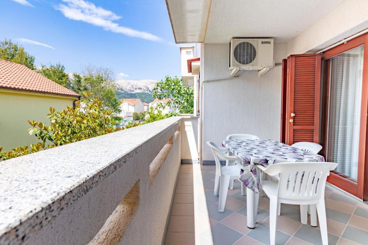 Apartments Antica with a balcony - Bed and Breakfast Baška