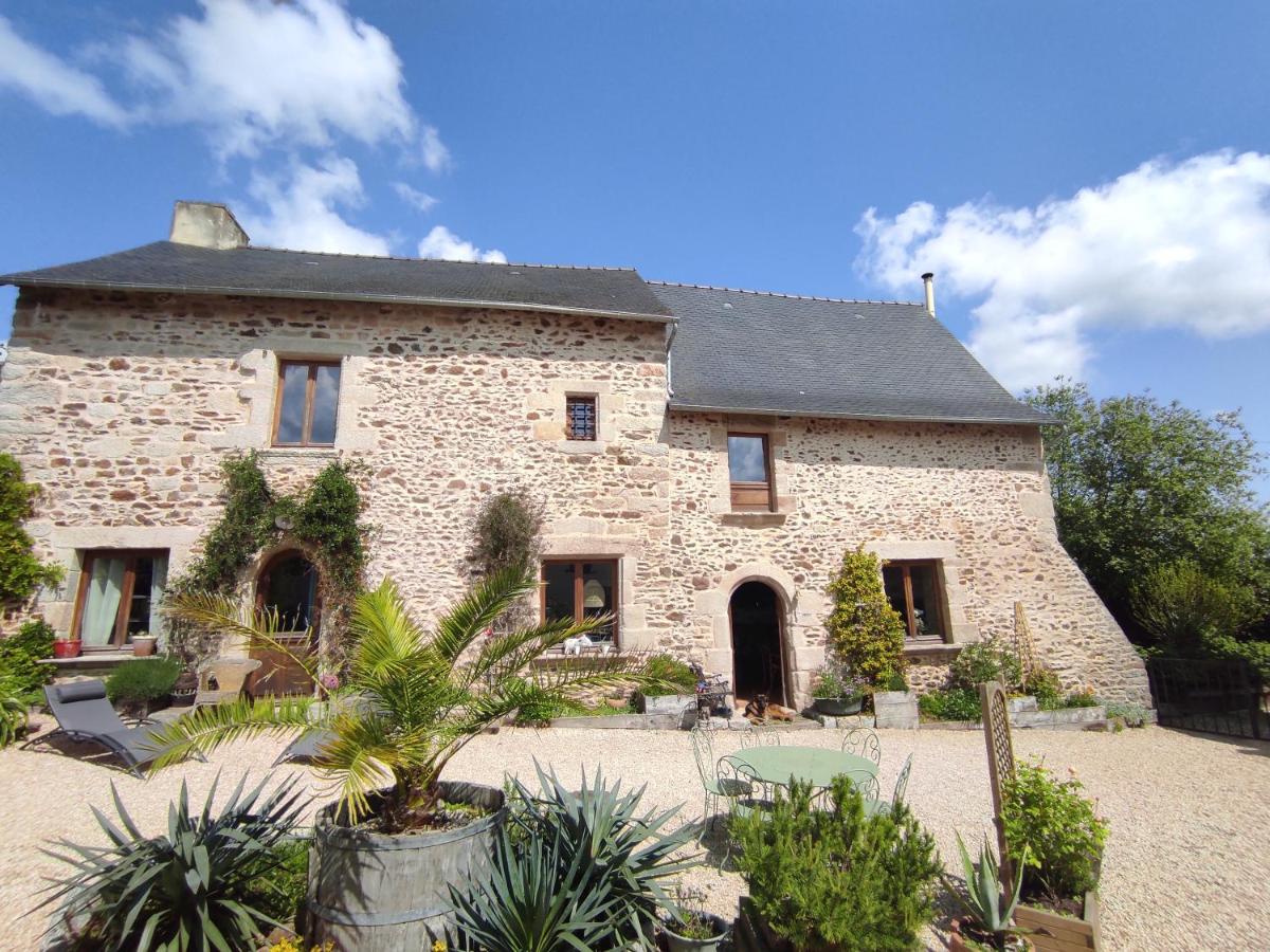 La Ville Es Riez Gite au pressoir - Bed and Breakfast