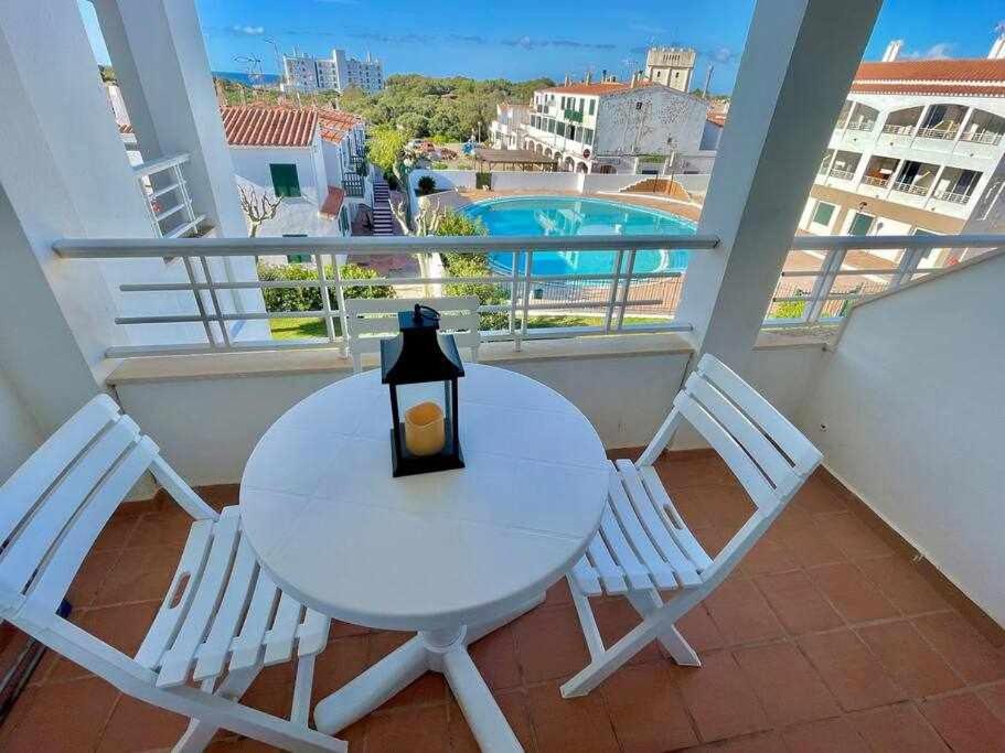 Turqueta - Apartamento con piscina junto la playa - Chambres d’hôtes Cala'N Blanes