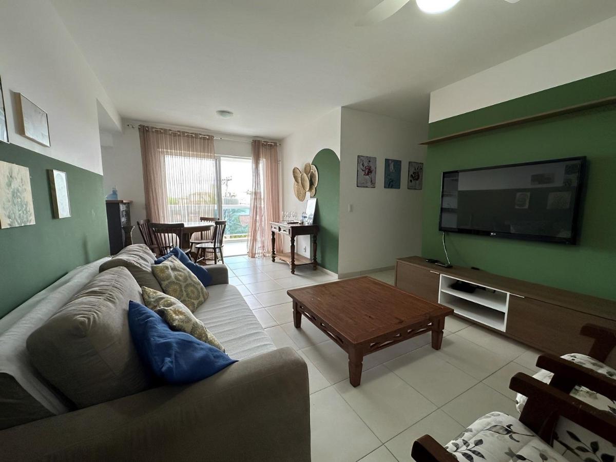 B&B Rio das Ostras - Apto encantador a 200 m da praia de Costazul - WIFI 200MB - Piscina - Área kids - TV Smart - 3 Quartos - Garagem - Cozinha equipada - Churrasqueira - Portaria 24h - Bed and Breakfast Rio das Ostras