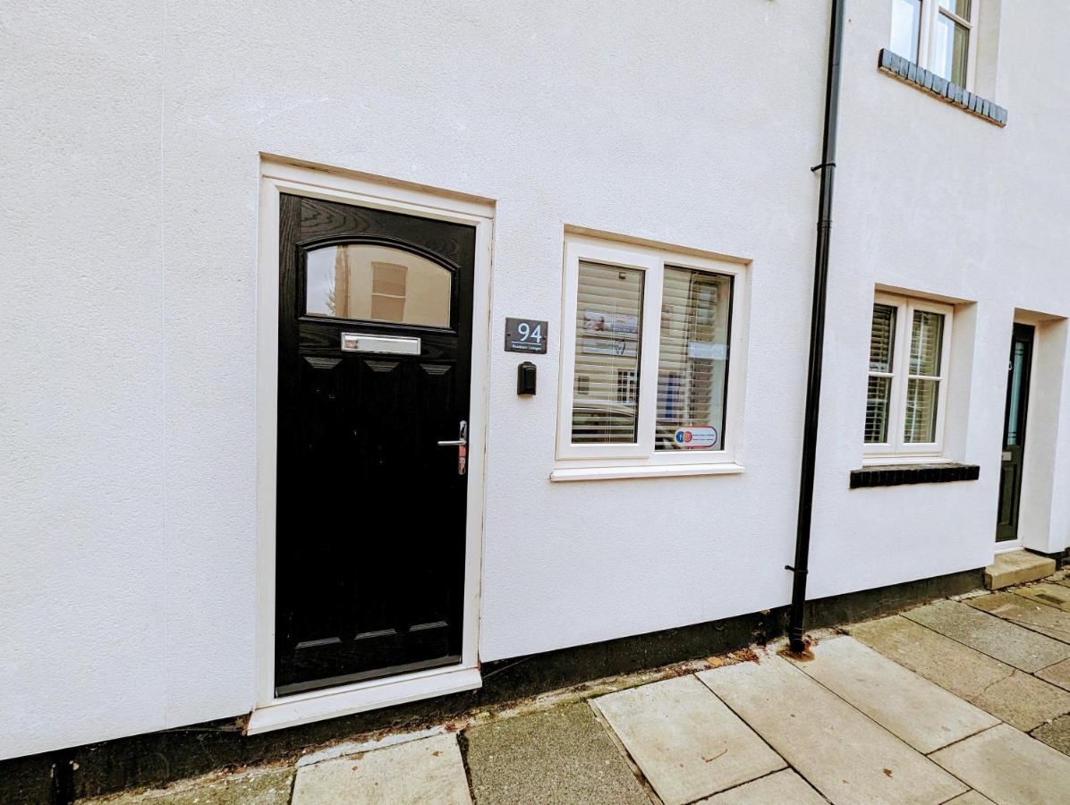 Blossom Holiday Lets - 94 Roseberry Cottages - Chambres d’hôtes Guisborough