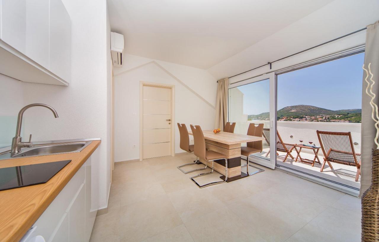 Appartamento con 3 Camere da Letto e Vista Mare