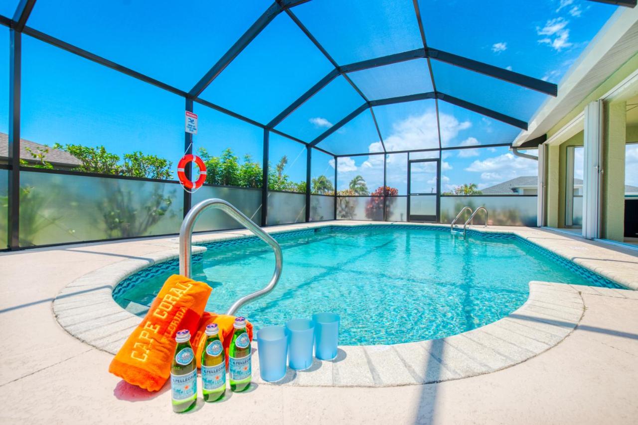 VILLA PALM TREE - 2 BEDS - 2 BATHS - 4 GUESTS - POOL - INCL. 10% OFF BOAT RENTAL - B&B