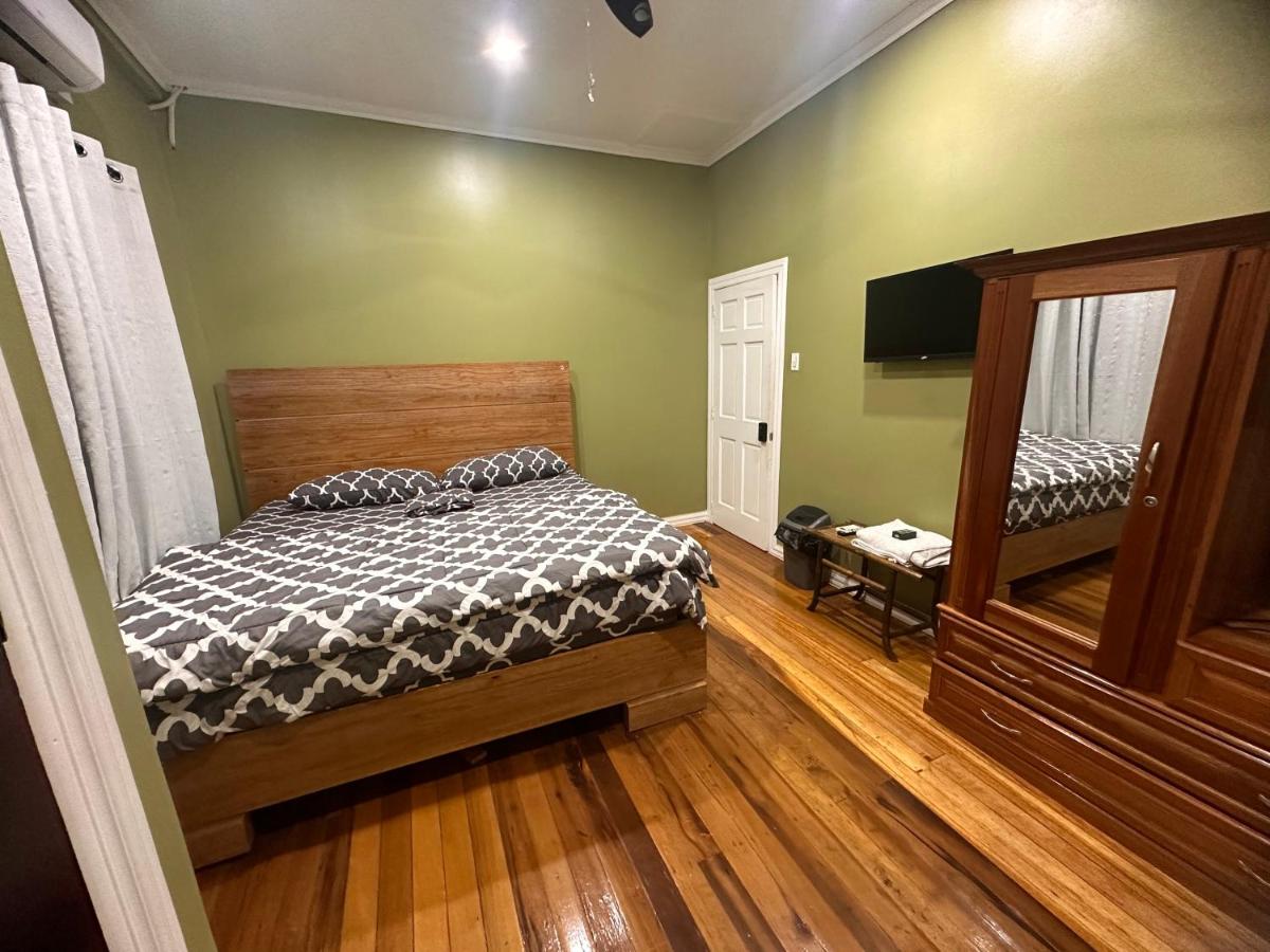 Hollywood Guesthouse - Ferienwohnung Georgetown