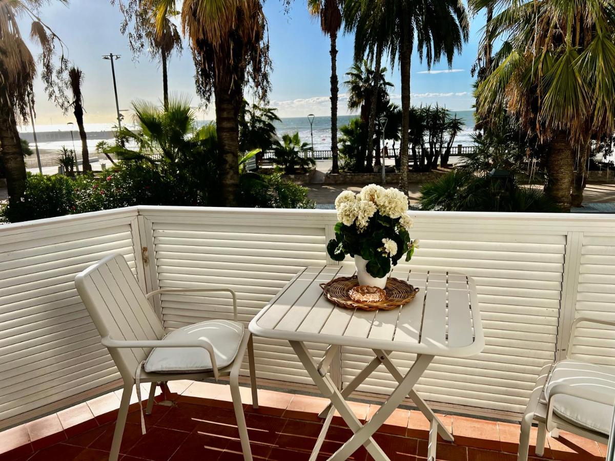 B&B Sitges - Sitges Seafront Ribera Apartment - Bed and Breakfast Sitges