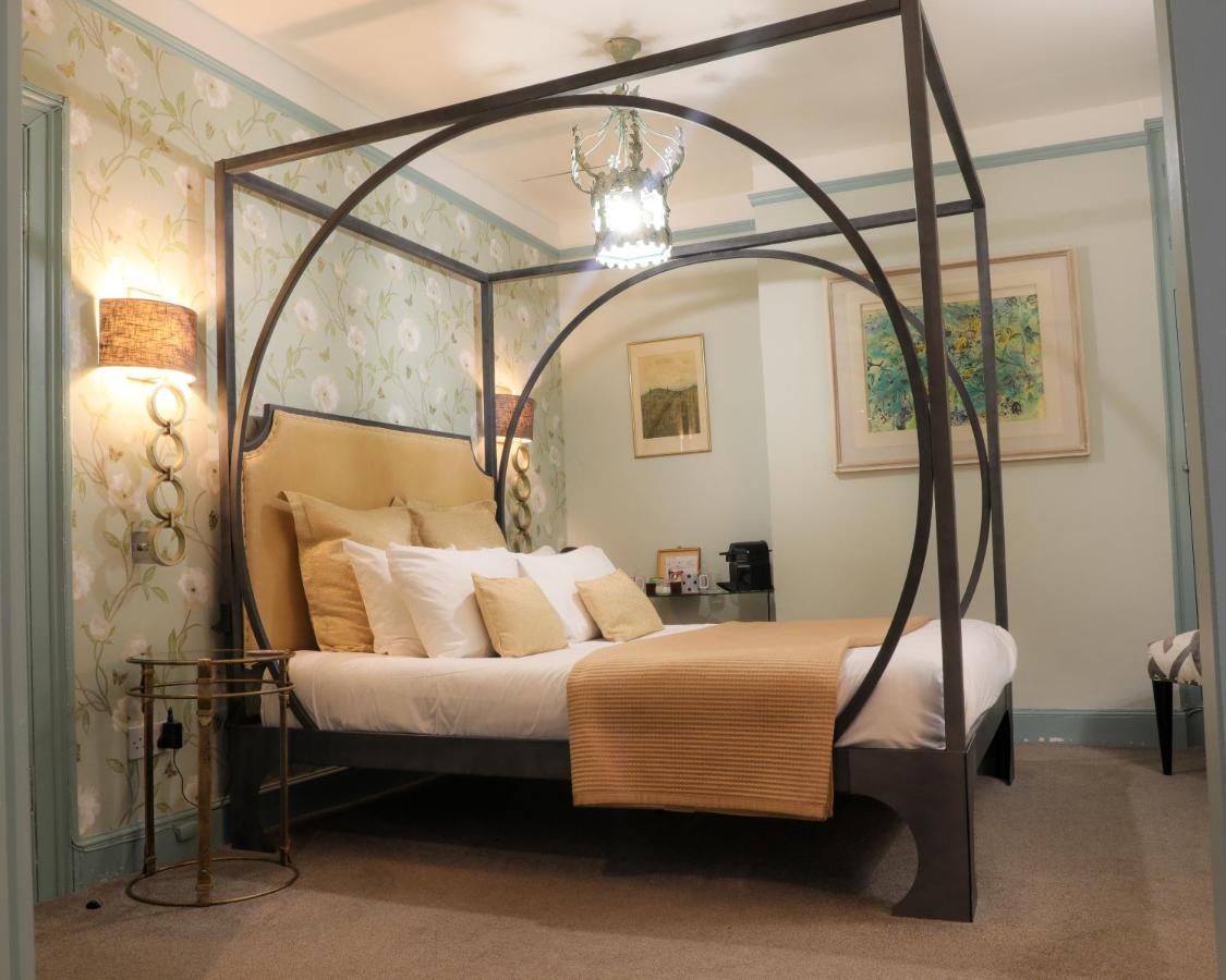 Deluxe King Room With Bath Ensuite