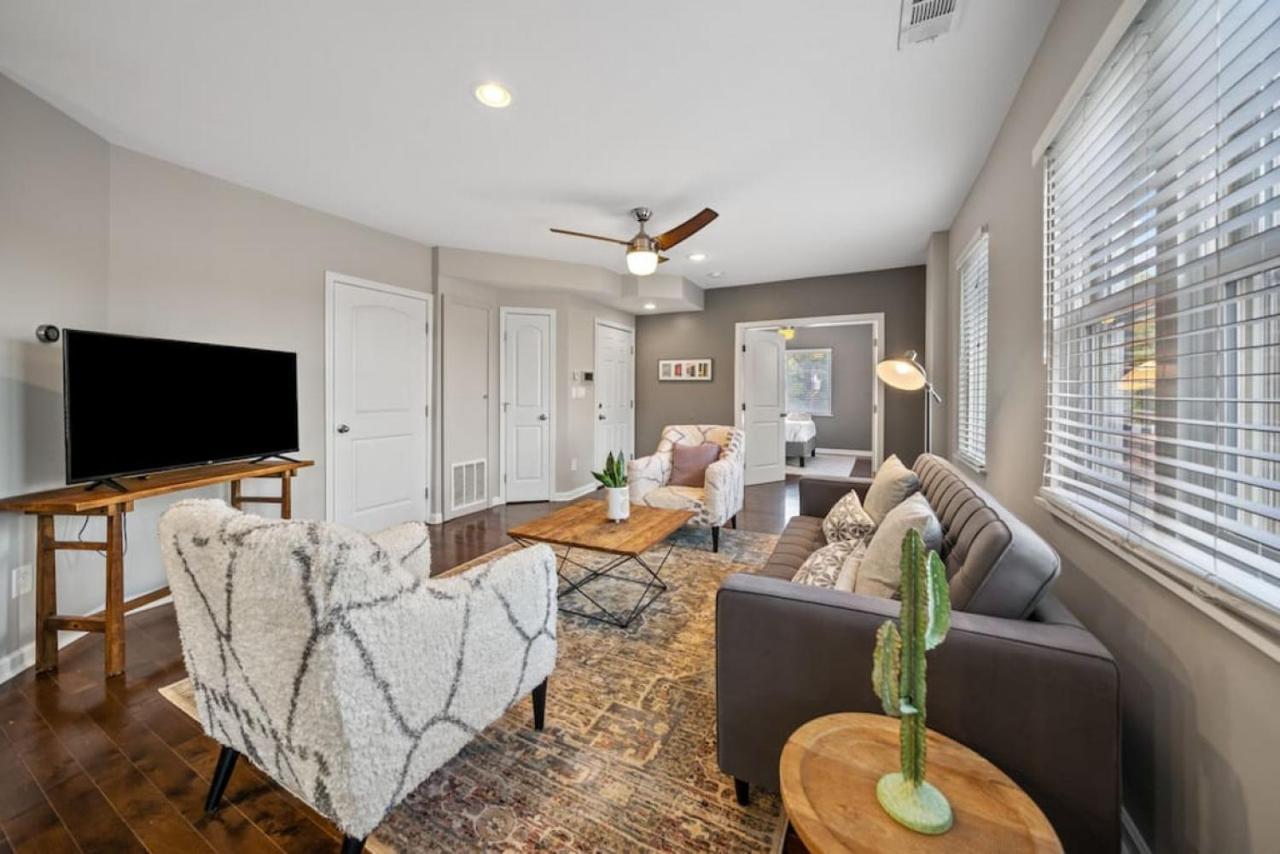 Classy 2BR Condo Near City Centre - OTR, UC, Zoo - Ferienwohnung Cincinnati