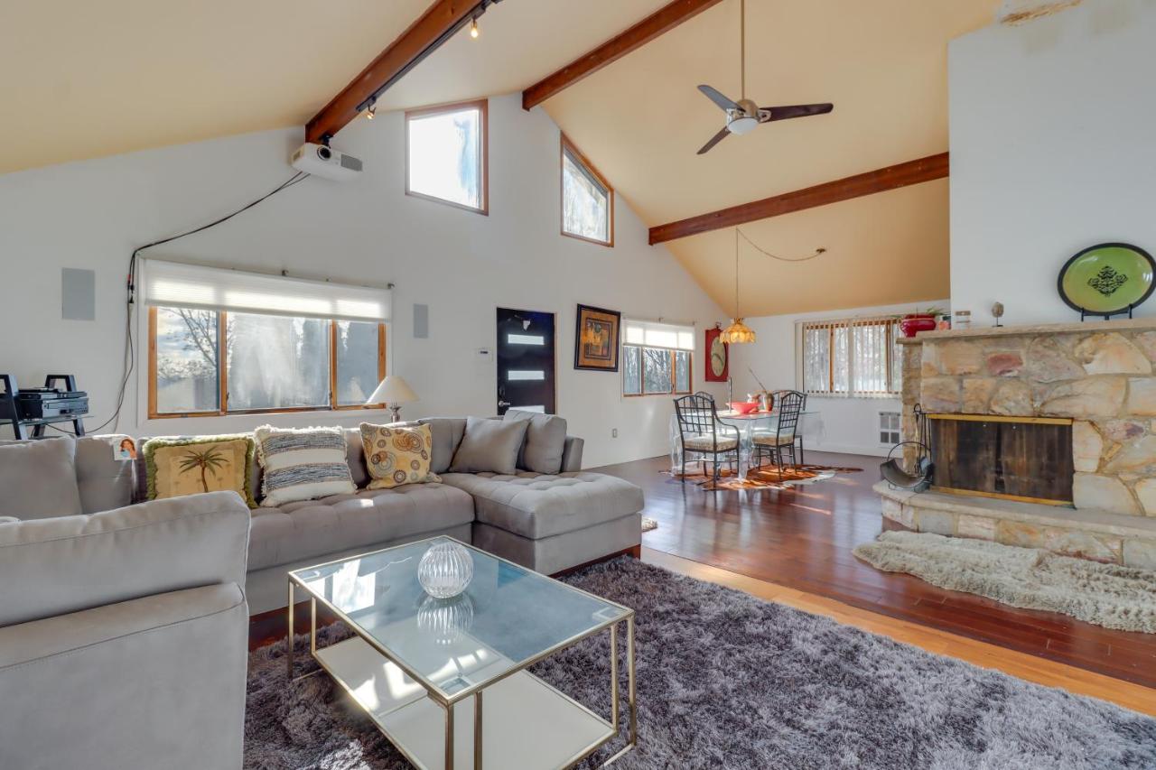 Cozy Pennsylvania Home with Pool Table and Pool Access - B&B Effort