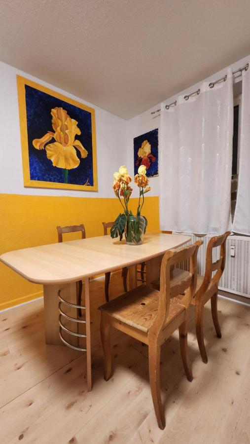 B&B Oberhausen - ELENA flat IRIS, Oberhausen Zentrum CentrO Westfield - Bed and Breakfast Oberhausen