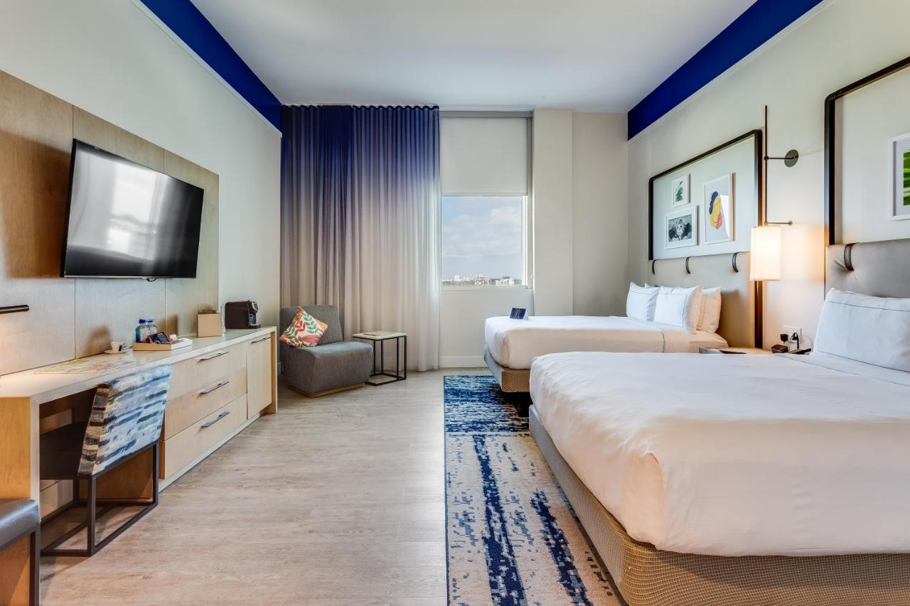 SERENA Hotel Aventura Miami, Tapestry Collection by Hilton