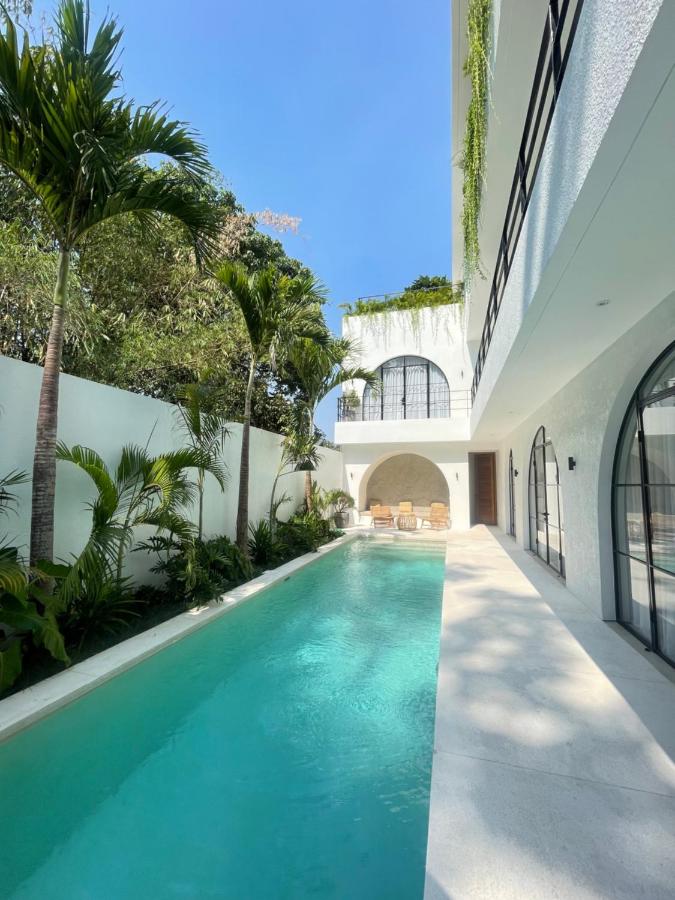 Villa Anwa Cove - Gorgeous 6-BR Villa with 2 Pools in Bali - B&B Umaalas