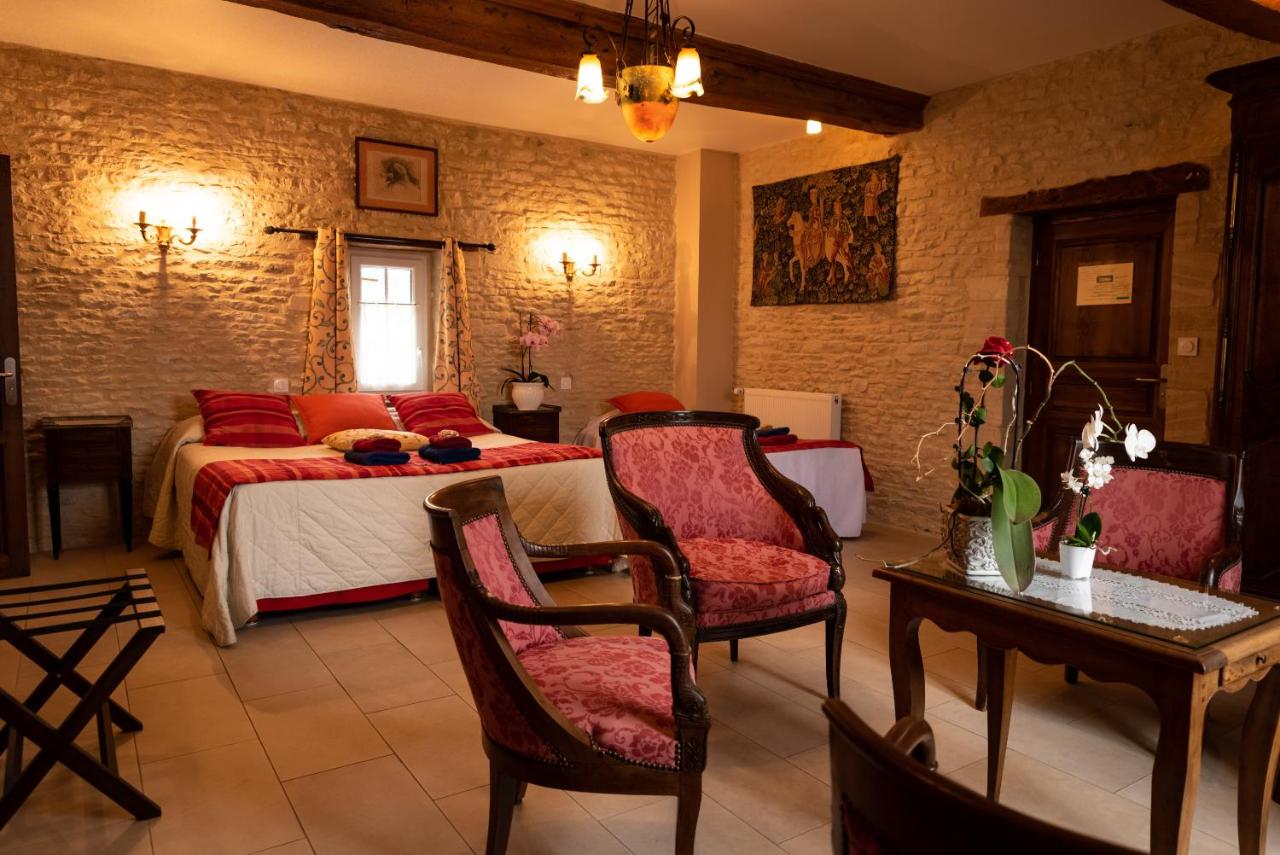 Deluxe One-Bedroom Apartment with Garden View