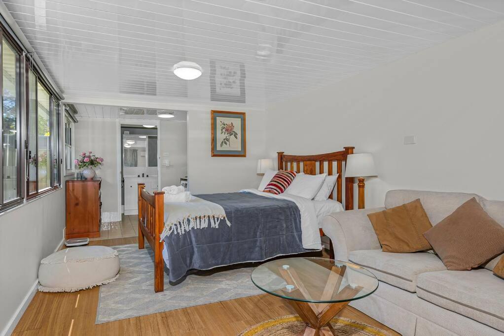 B&B Gosford - Specious Studio W Gosford Centre - Bed and Breakfast Gosford