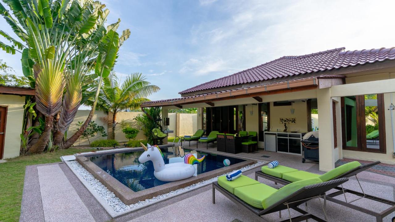 B&B Kuah - The Villa - Private Pool WOW Holiday Homes - Bed and Breakfast Kuah