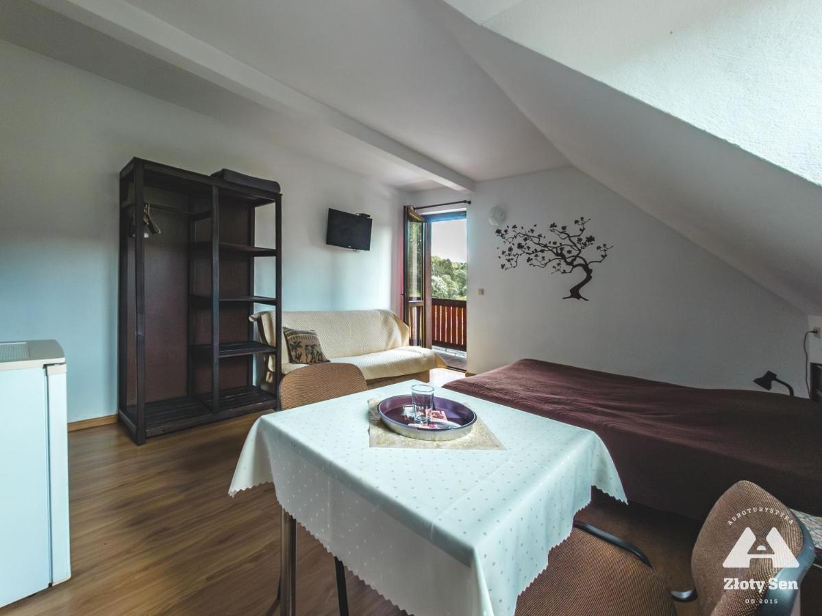 Chambre Triple avec Salle de Bains Privative