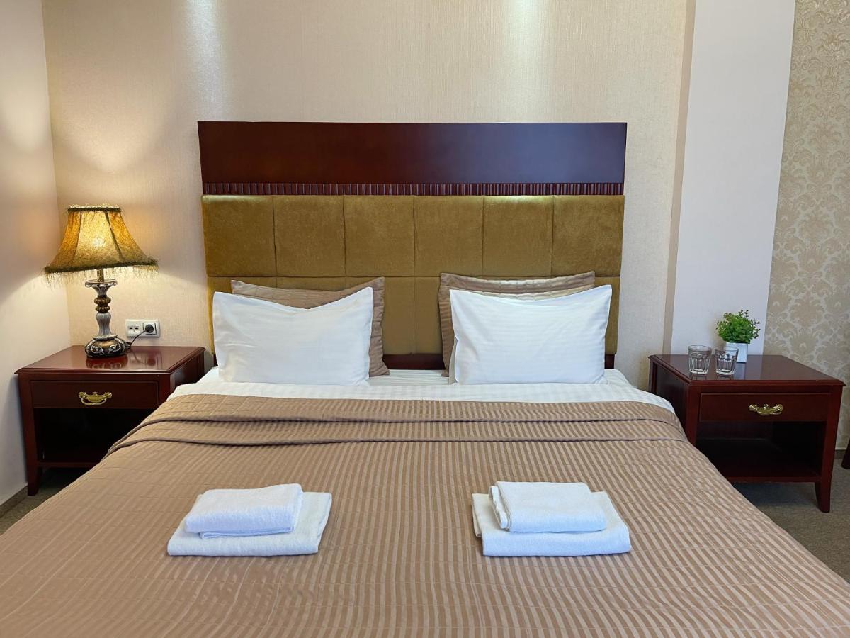 Deluxe Double Room with Shower