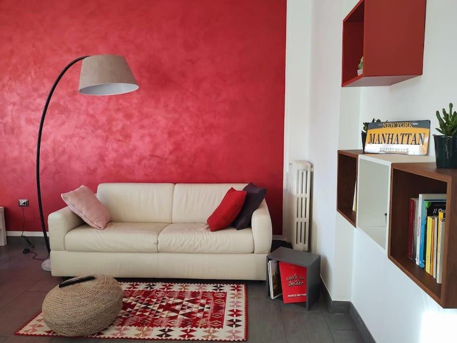 Bilocale luminoso e accogliente zona Marche - Bed and Breakfast Milaan