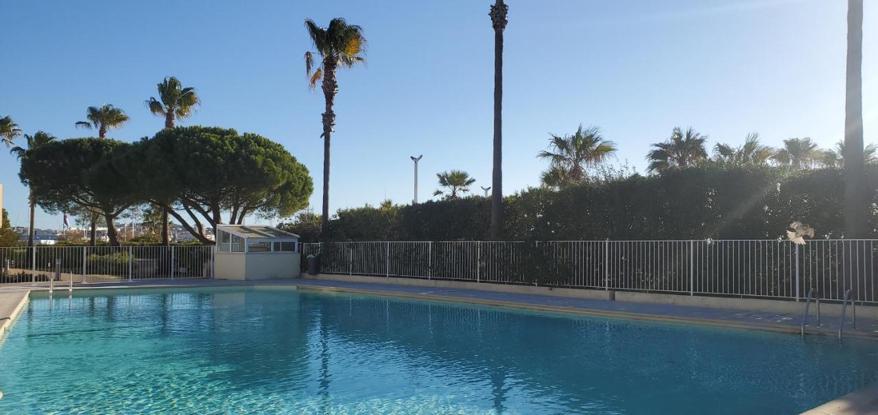 CAP HERMES Vue MER 3 Pieces 70m2 Climatise 4 Perso - Chambres d’hôtes Fréjus