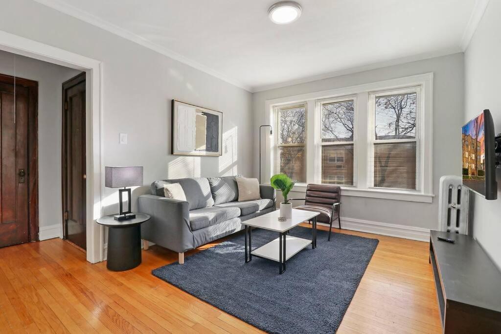 1BR Airy Apartment with Wi-Fi - Barry 2 - B&B