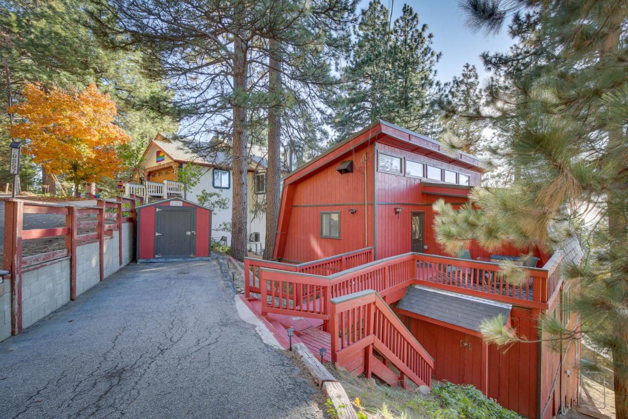Colorful Running Springs Cabin with Incredible Views - B&B
