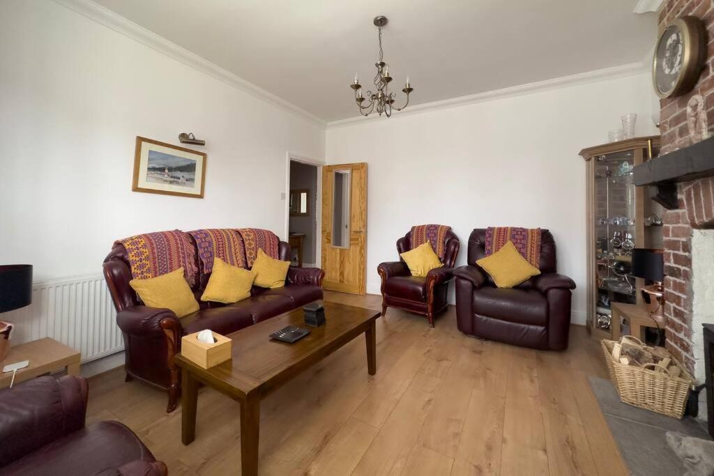 B&B South Shields - “TAWAW” A Lux 2BD Bungalow Harton South Shield - Bed and Breakfast South Shields