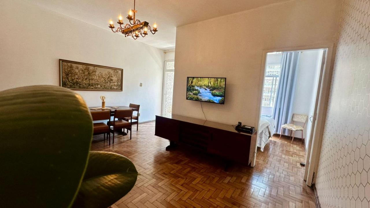 B&B Belo Horizonte - Apto Centro com varanda I Grande 2 quartos - Bed and Breakfast Belo Horizonte