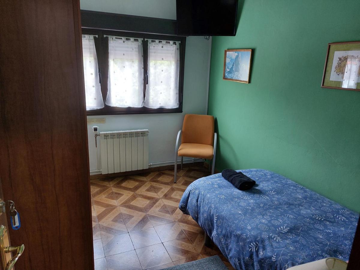 Single Room with Mountain View