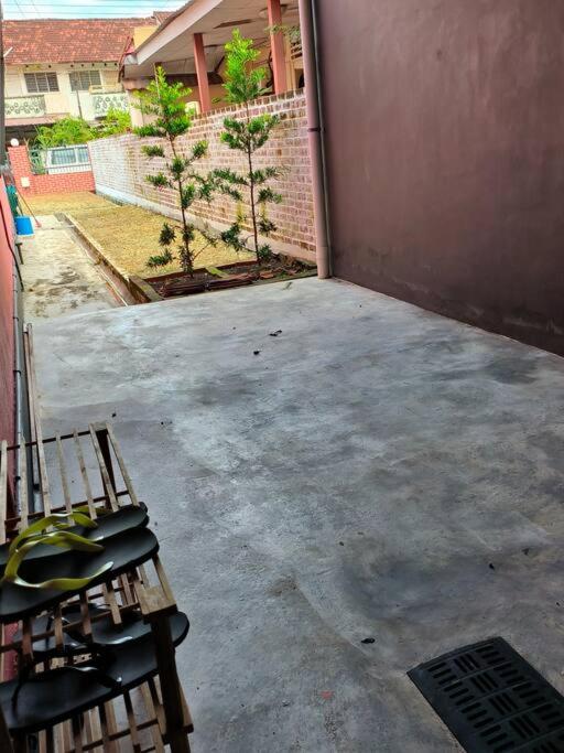 Wi-Fi 100MB Free Ipoh Happy Big House SemiD TH24 16 pax - B&B