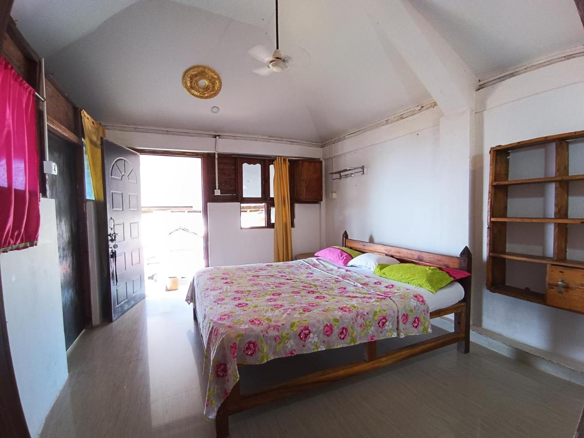 Habitación Doble Deluxe con vistas laterales al mar