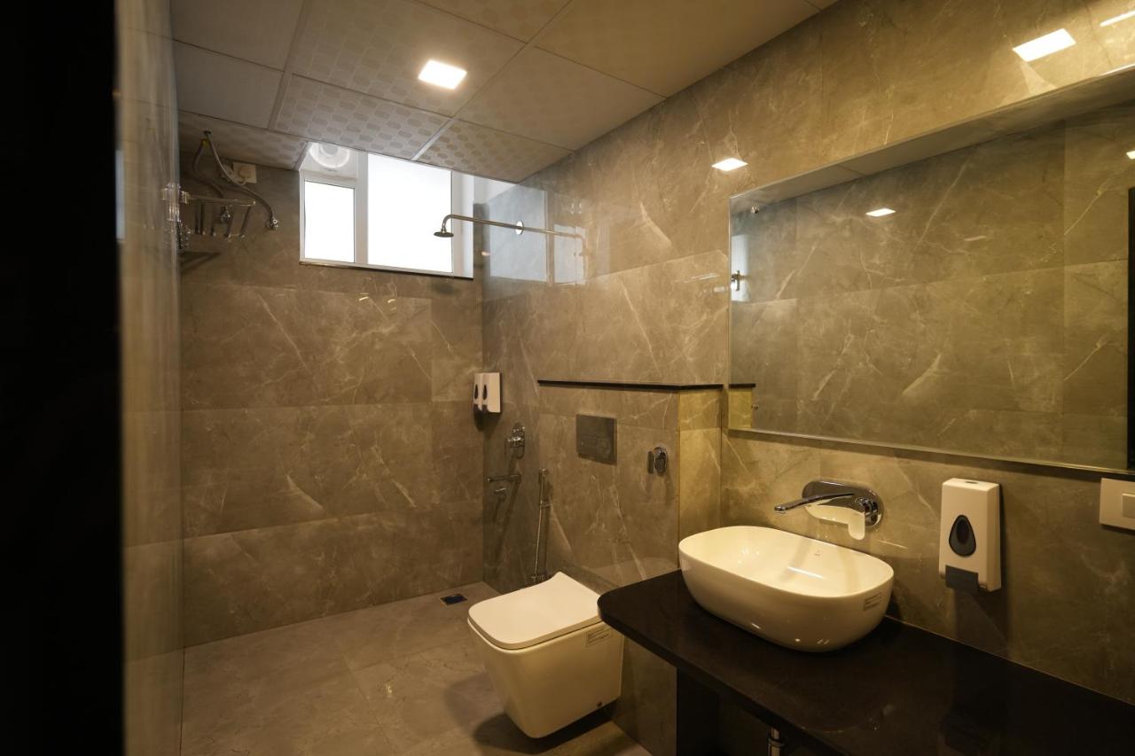 Camera Tripla Classic